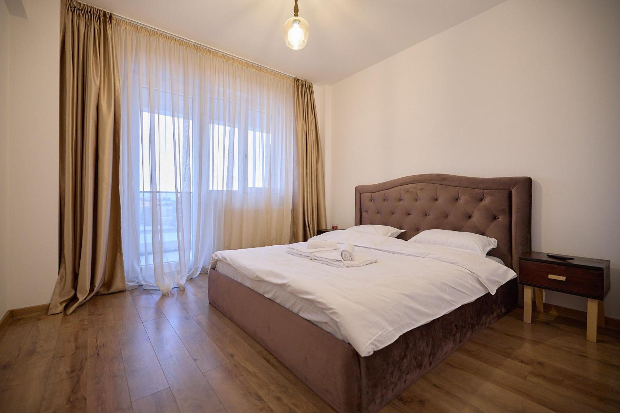 Cozy Collection Apartments At Palas Mall ยาช ภายนอก รูปภาพ