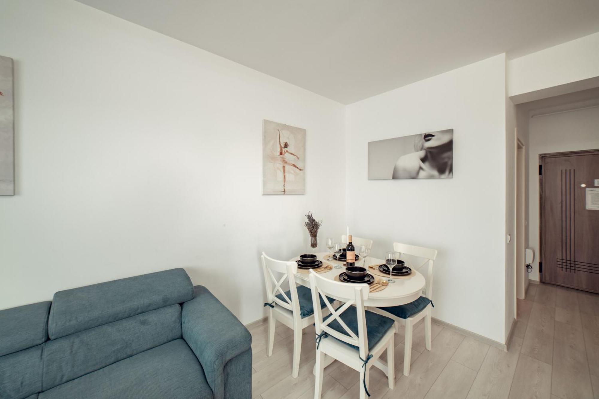 Cozy Collection Apartments At Palas Mall ยาช ภายนอก รูปภาพ