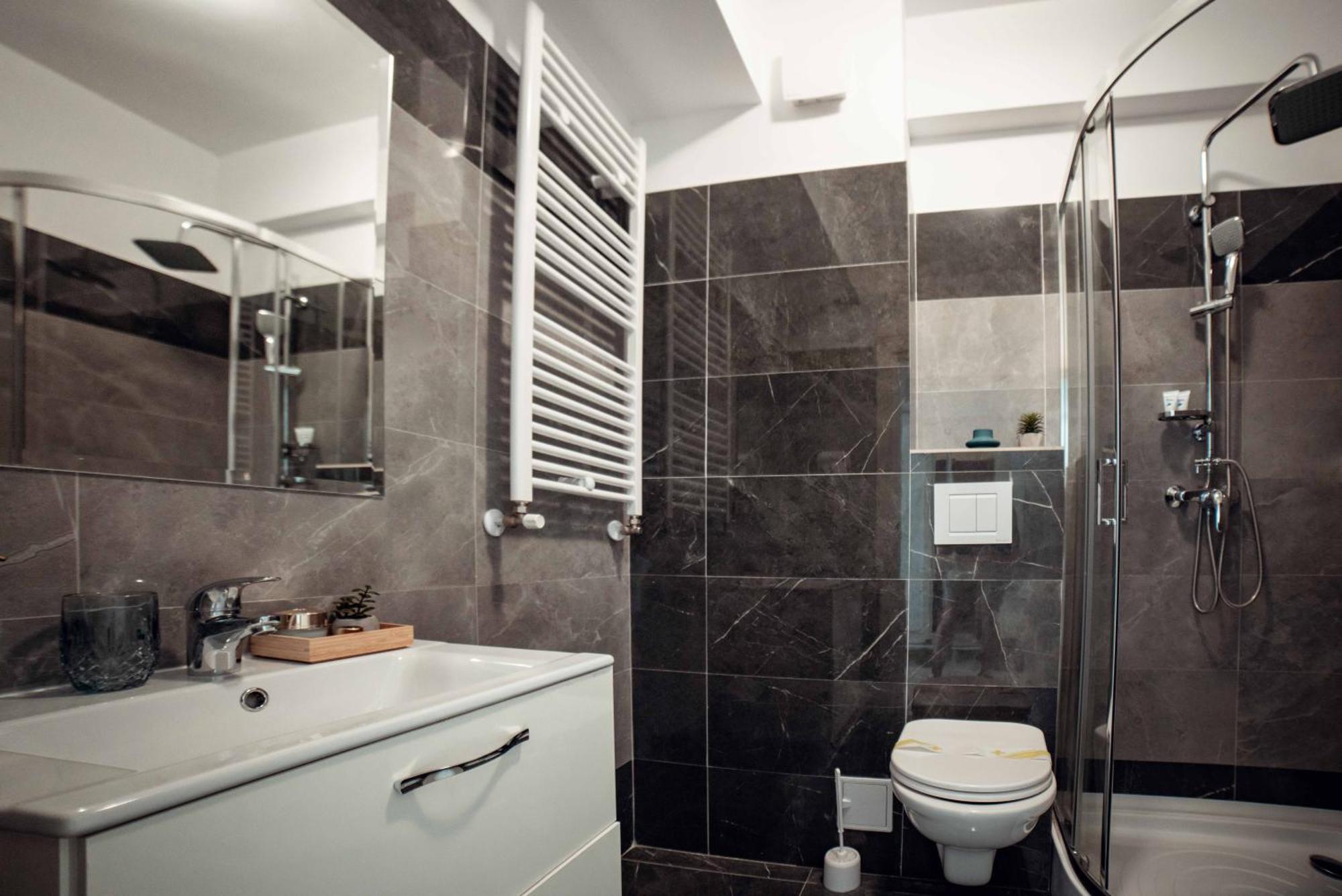 Cozy Collection Apartments At Palas Mall ยาช ภายนอก รูปภาพ